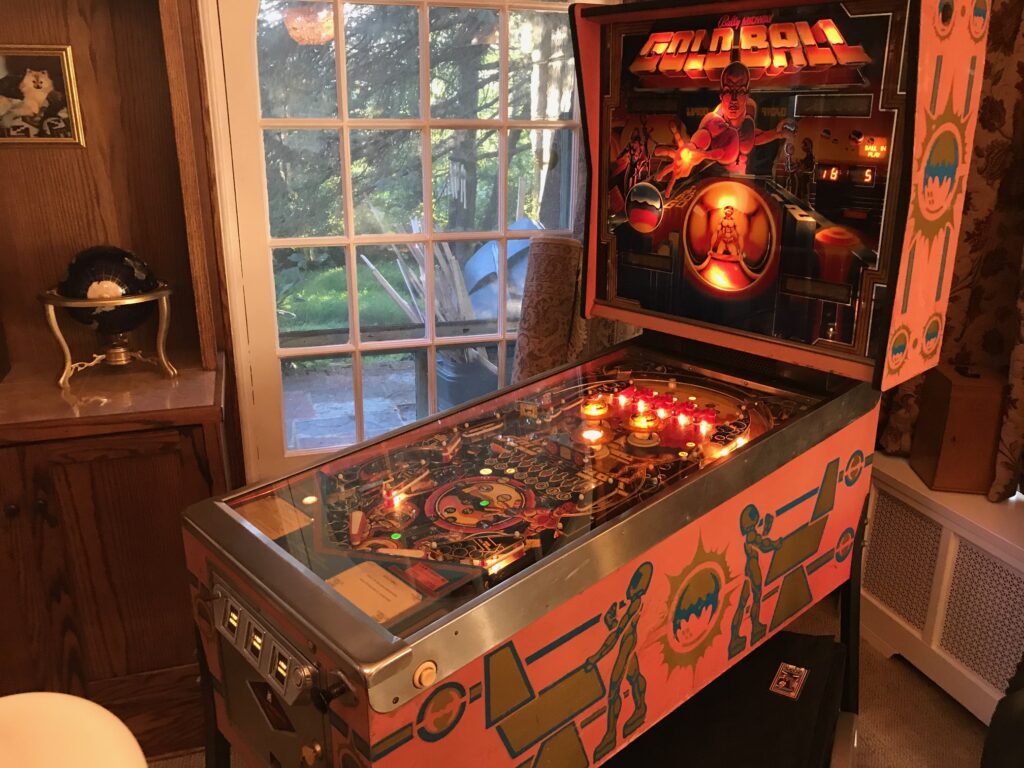 Ball Gold Ball pinball machine side view